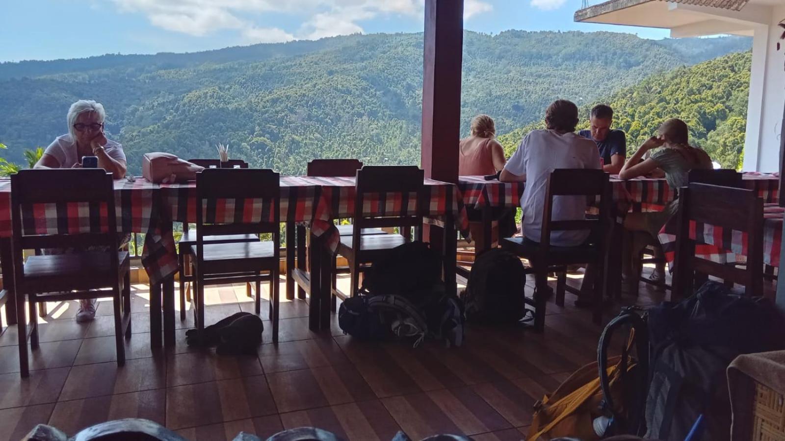 Aris Homestay And Warung Made Munduk  Ngoại thất bức ảnh