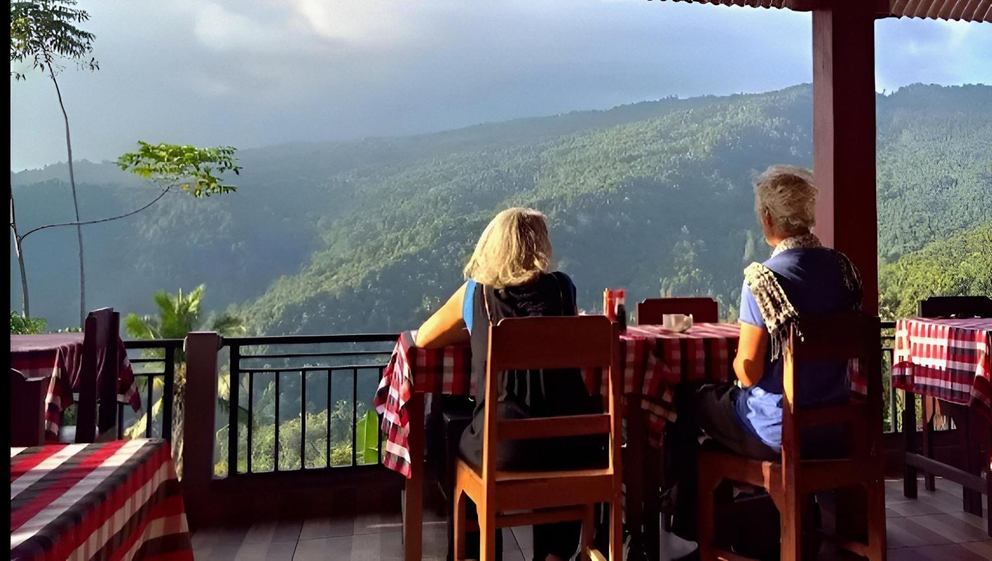 Aris Homestay And Warung Made Munduk  Ngoại thất bức ảnh