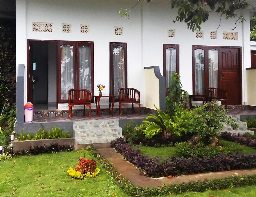 Aris Homestay And Warung Made Munduk  Ngoại thất bức ảnh